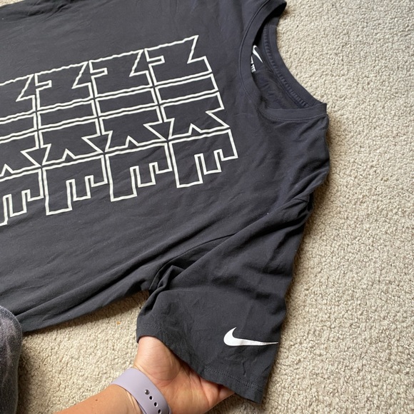 Gray Nike T Shirt - Picture 4 of 5